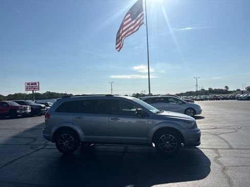 Used 2018 Dodge Journey SE w/ Blacktop Package FWD image 10