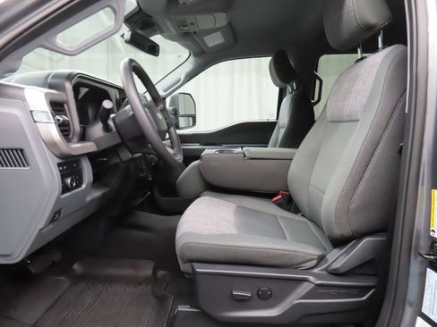 Used 2024 Ford F250 XLT w/ Black Appearance Package image 13