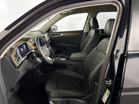 Certified 2025 Volkswagen Atlas SE AWD/4WD image 12