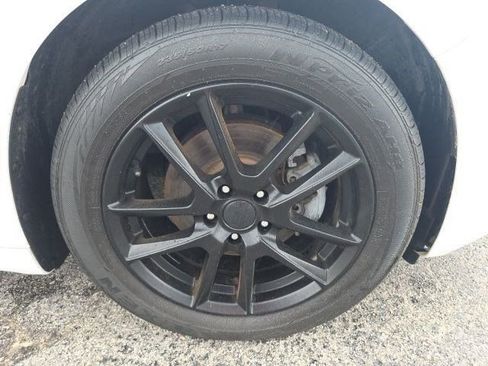 Used 2019 Ford Fusion SE image 25