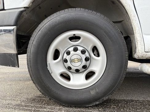 Used 2024 Chevrolet Express 2500 w/ Driver Convenience Package image 17