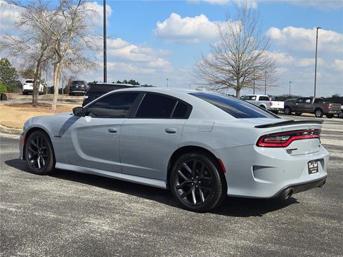 Used 2022 Dodge Charger R/T w/ Blacktop Package image 9