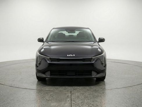 Used 2025 Kia K4 LXS image 2