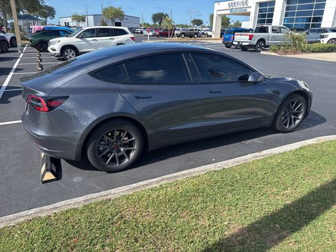 Used 2023 Tesla Model 3 Standard Range RWD image 3