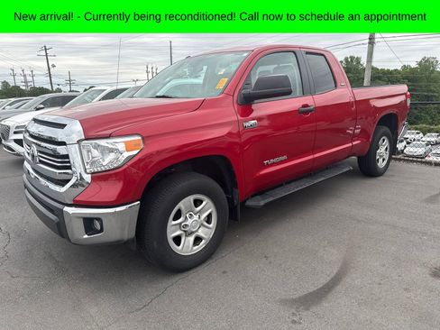 Used 2016 Toyota Tundra SR5 w/ SR5 Upgrade Package AWD/4WD image 1