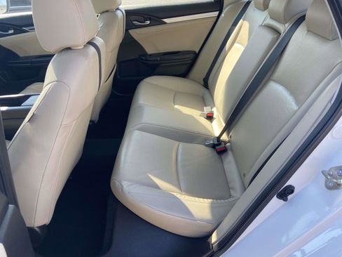 Used 2019 Honda Civic EX-L image 9