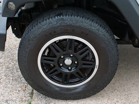 Used 2012 Jeep Wrangler Sport AWD/4WD image 39