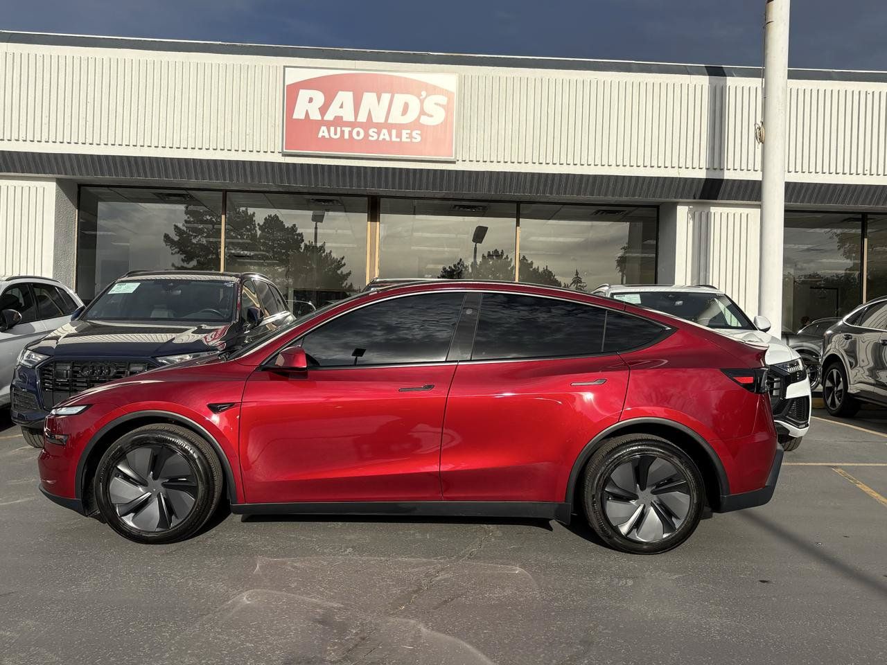 Used 2026 Tesla Model Y Long Range AWD/4WD image 16