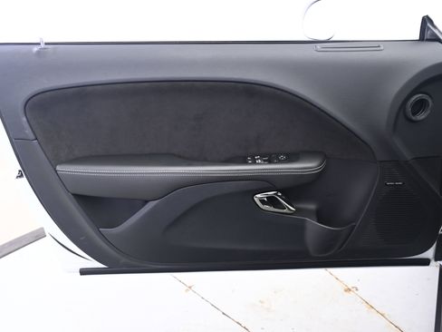 Used 2015 Dodge Challenger SRT Hellcat image 22