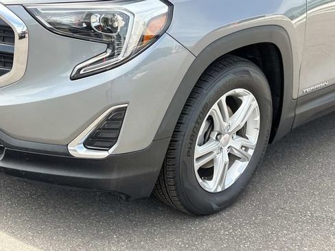Used 2019 GMC Terrain SLE w/ Driver Convenience Package FWD image 7