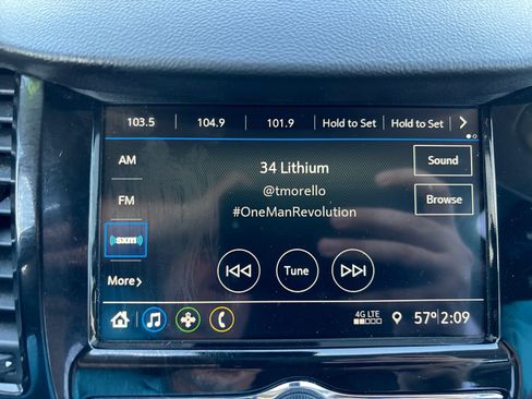 Used 2019 Chevrolet Trax LT w/ LT Convenience Package AWD/4WD image 30