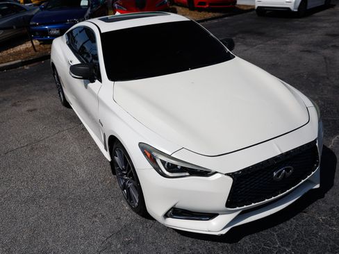 Used 2017 INFINITI Q60 Red Sport 400 AWD/4WD image 16