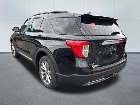 Used 2023 Ford Explorer XLT w/ Equipment Group 202A AWD/4WD image 2