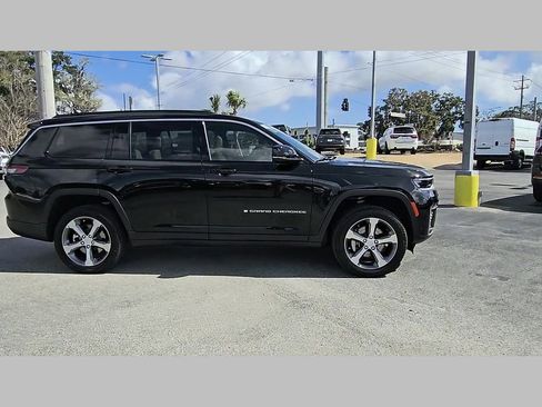 New 2026 Jeep Grand Cherokee L Limited w/ Luxury Tech Group II RWD image 35