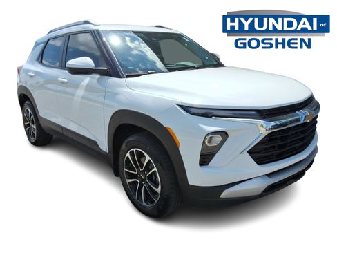 Used 2024 Chevrolet TrailBlazer LT w/ LT Cold Weather Package AWD/4WD image 3