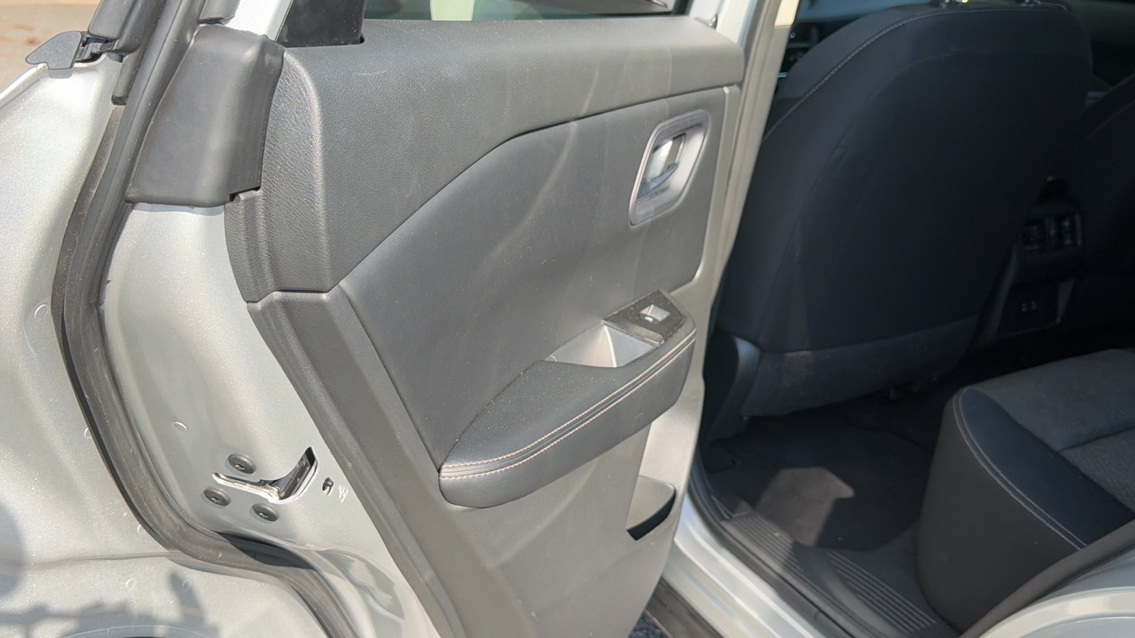 Used 2024 Nissan Rogue SV AWD/4WD image 22