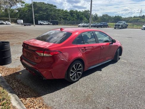 Used 2021 Toyota Corolla SE FWD image 3
