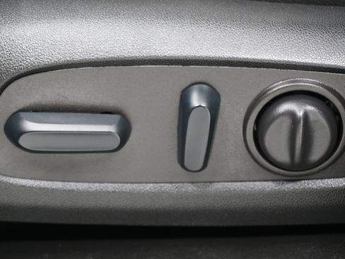 Used 2022 GMC Terrain SLT w/ LPO, 'HIT The Road' Package image 14