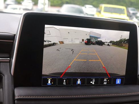 Used 2024 GMC Yukon XL AT4 w/ Technology Package AWD/4WD image 27