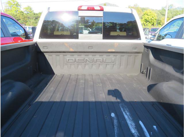 Used 2019 GMC Sierra 2500 Denali w/ Duramax Plus Package AWD/4WD image 3