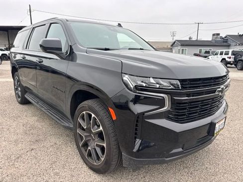Used 2024 Chevrolet Suburban RST RWD image 3
