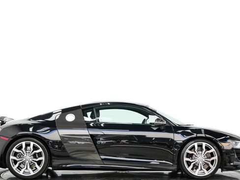 Used 2011 Audi R8 V10 AWD/4WD image 2