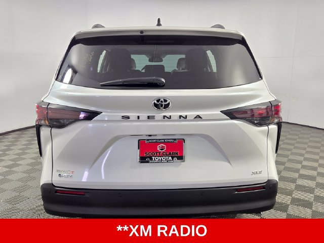 Used 2026 Toyota Sienna XLE FWD image 7