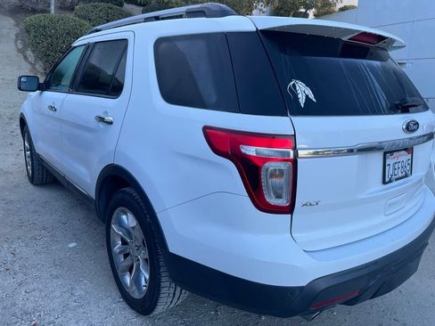 Used 2015 Ford Explorer XLT w/ Equipment Group 202A AWD/4WD image 6
