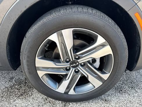 Certified 2023 Kia Sorento EX AWD/4WD image 9