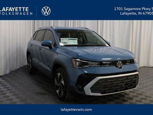 New 2026 Volkswagen Taos SE AWD/4WD image 1