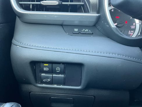 Used 2024 Toyota Highlander XLE image 22