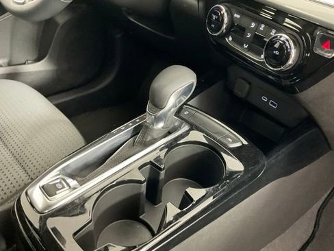 Used 2025 Chevrolet Trax LT w/ Driver Confidence Package image 21