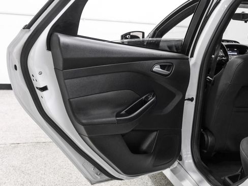 Used 2017 Ford Focus ST FWD image 44