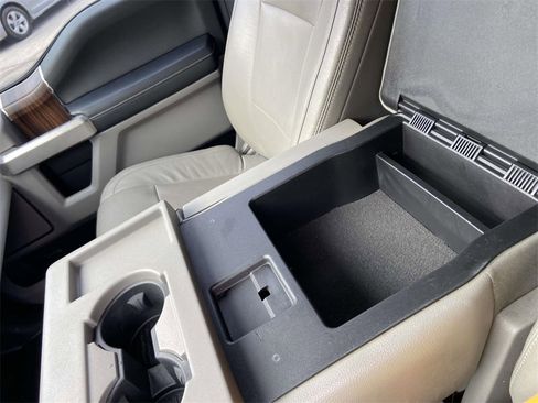 Used 2015 Ford F150 Lariat w/ Equipment Group 501A Mid image 30