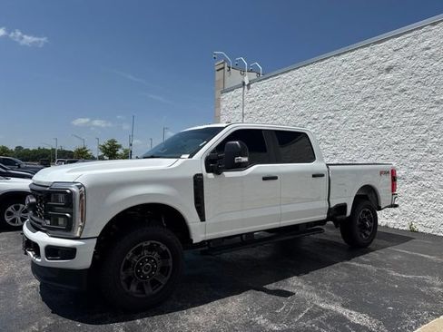 Used 2025 Ford F250 XL w/ STX Appearance Package AWD/4WD image 3