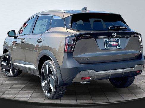 New 2026 Nissan Kicks SR FWD image 4