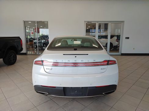Used 2017 Lincoln MKZ Select w/ Select Plus Package FWD image 4