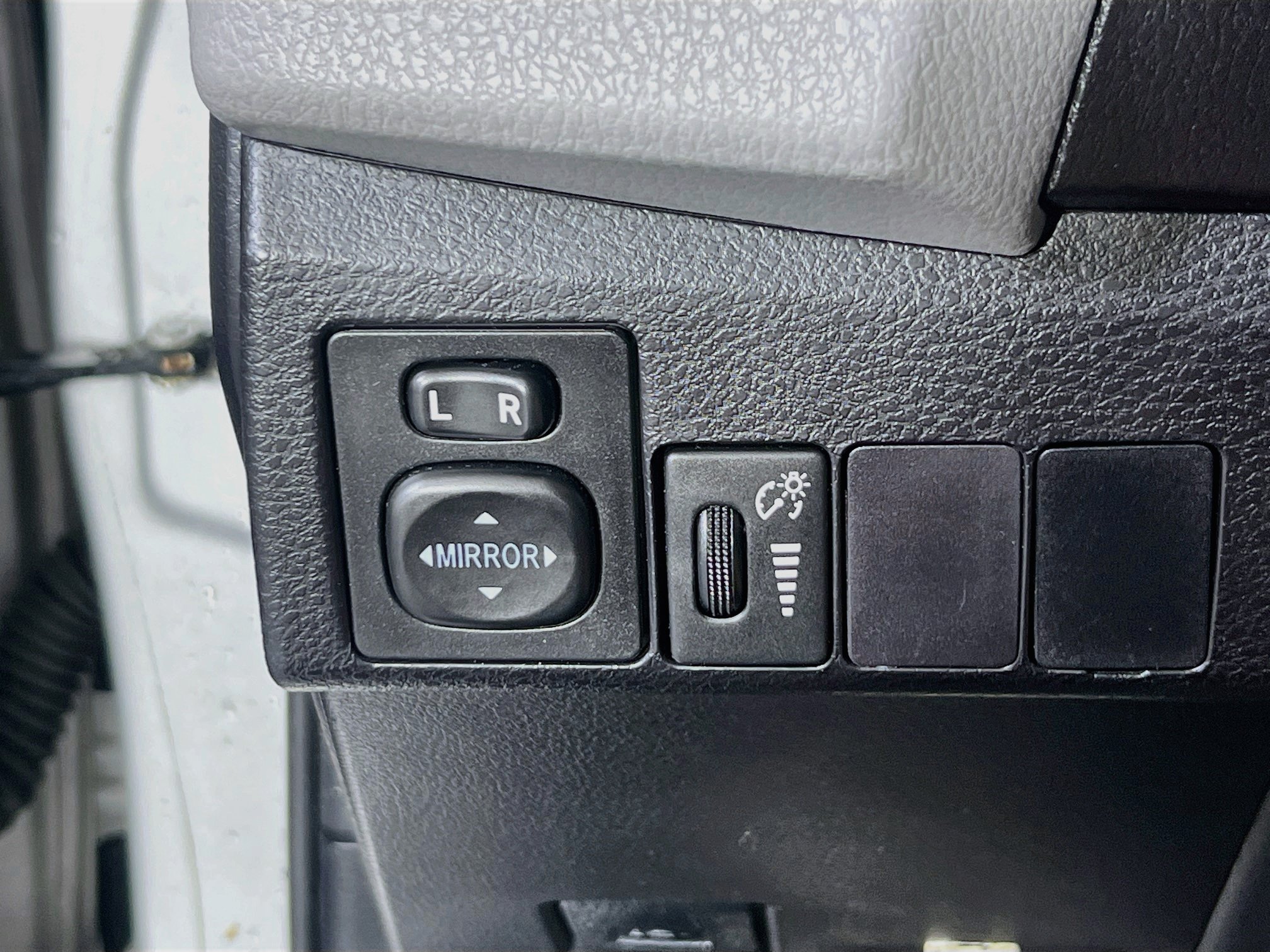 Used 2016 Toyota Corolla LE FWD image 10