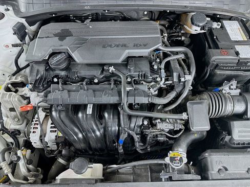 Used 2024 Hyundai Elantra Limited image 38