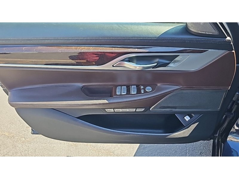 Used 2017 BMW 740i RWD image 15