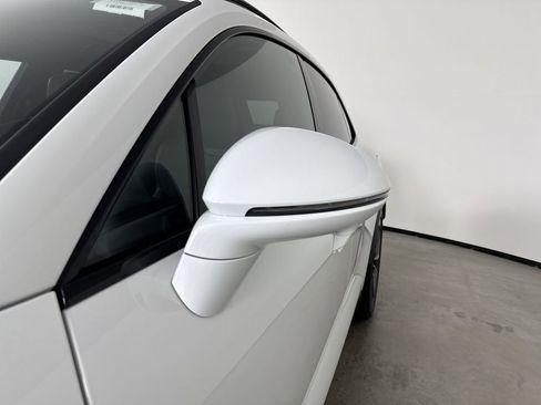 Certified 2025 Porsche Macan Turbo Electric AWD/4WD image 12