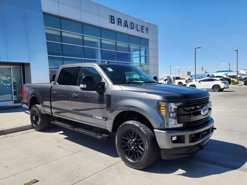 Used 2019 Ford F250 Lariat w/ Lariat Ultimate Package image 3