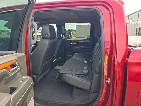 Used 2022 GMC Sierra 1500 Denali w/ Technology Package AWD/4WD image 9