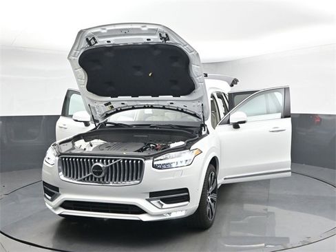 Used 2024 Volvo XC90 B5 Plus w/ Protection Package Premier image 54