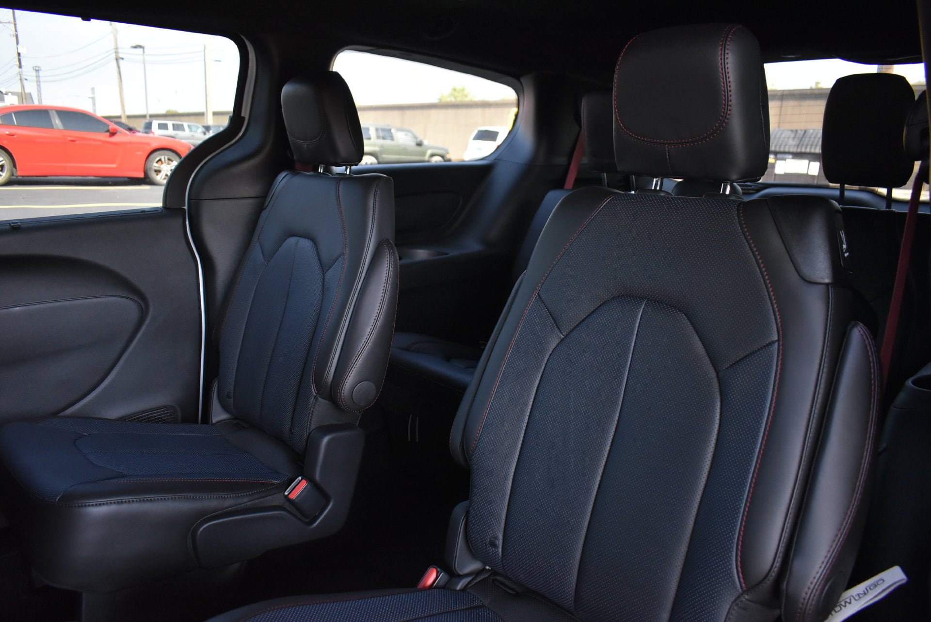 New 2027 Chrysler Pacifica Select AWD/4WD image 16