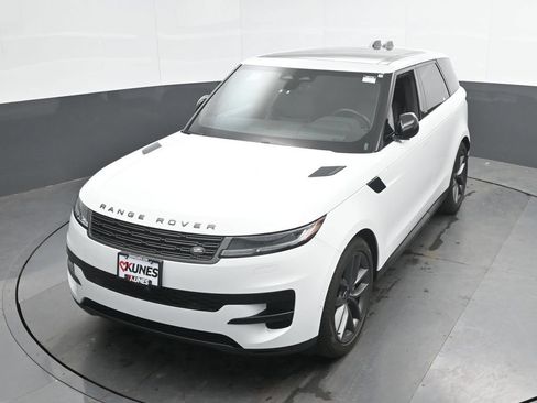 Used 2024 Land Rover Range Rover Sport SE AWD/4WD image 35