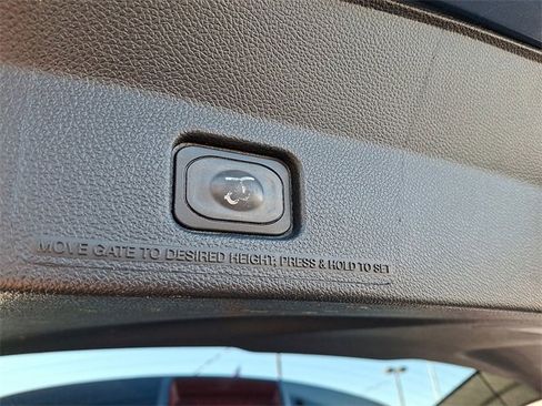 Used 2018 Ford Explorer XLT w/ Equipment Group 201A image 28