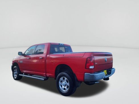 Used 2018 RAM 2500 SLT w/ Luxury Group image 3