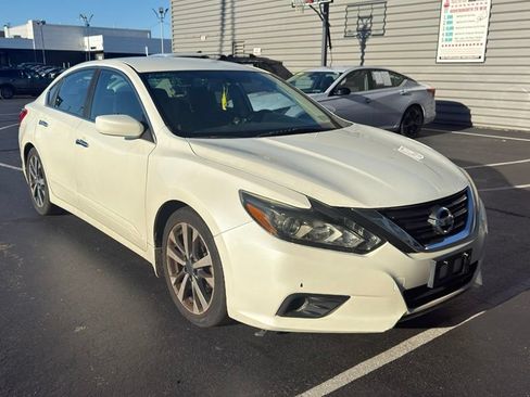 Used 2016 Nissan Altima 3.5 SR FWD image 4