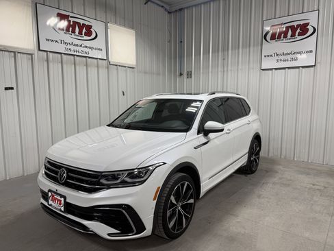 Used 2022 Volkswagen Tiguan SEL R-Line image 21